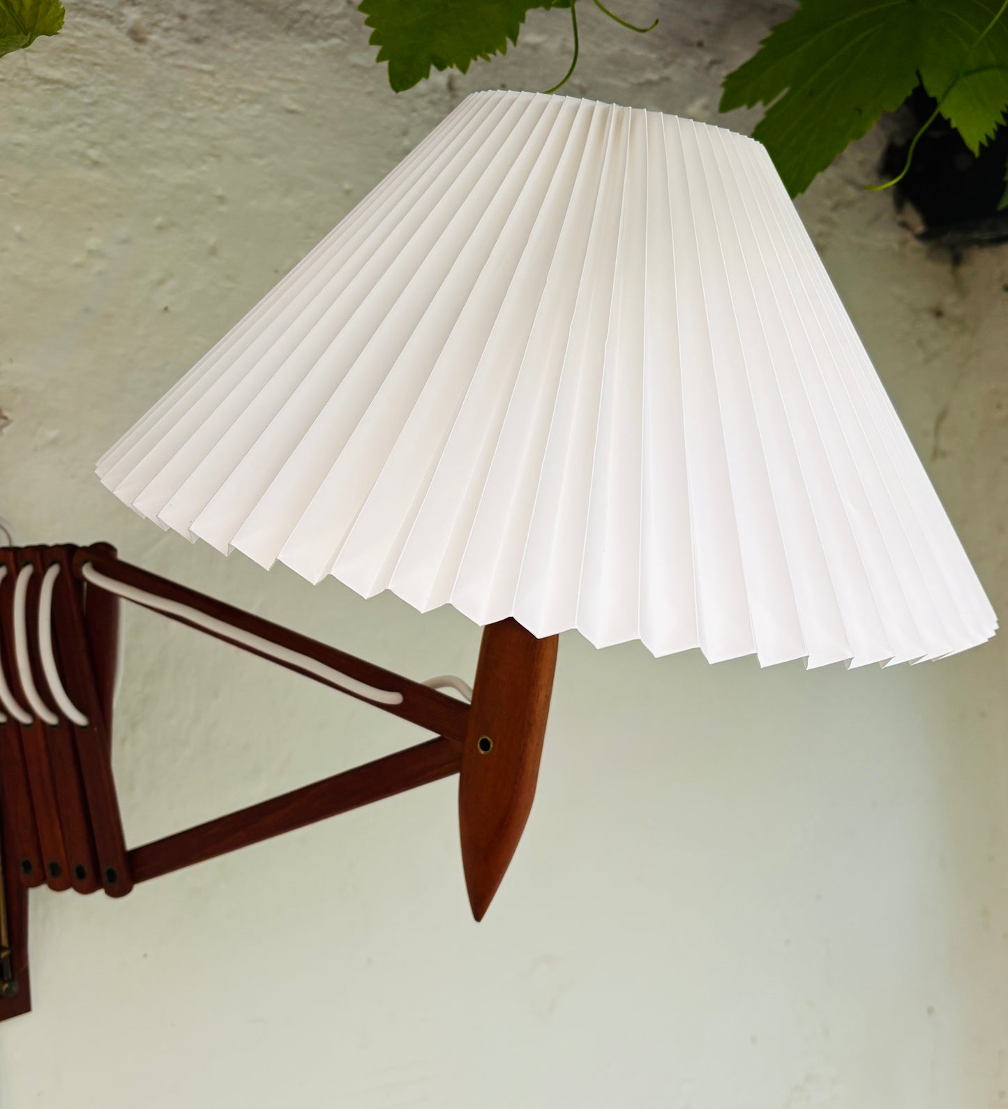 LYFA sakselampe i teak - stor model