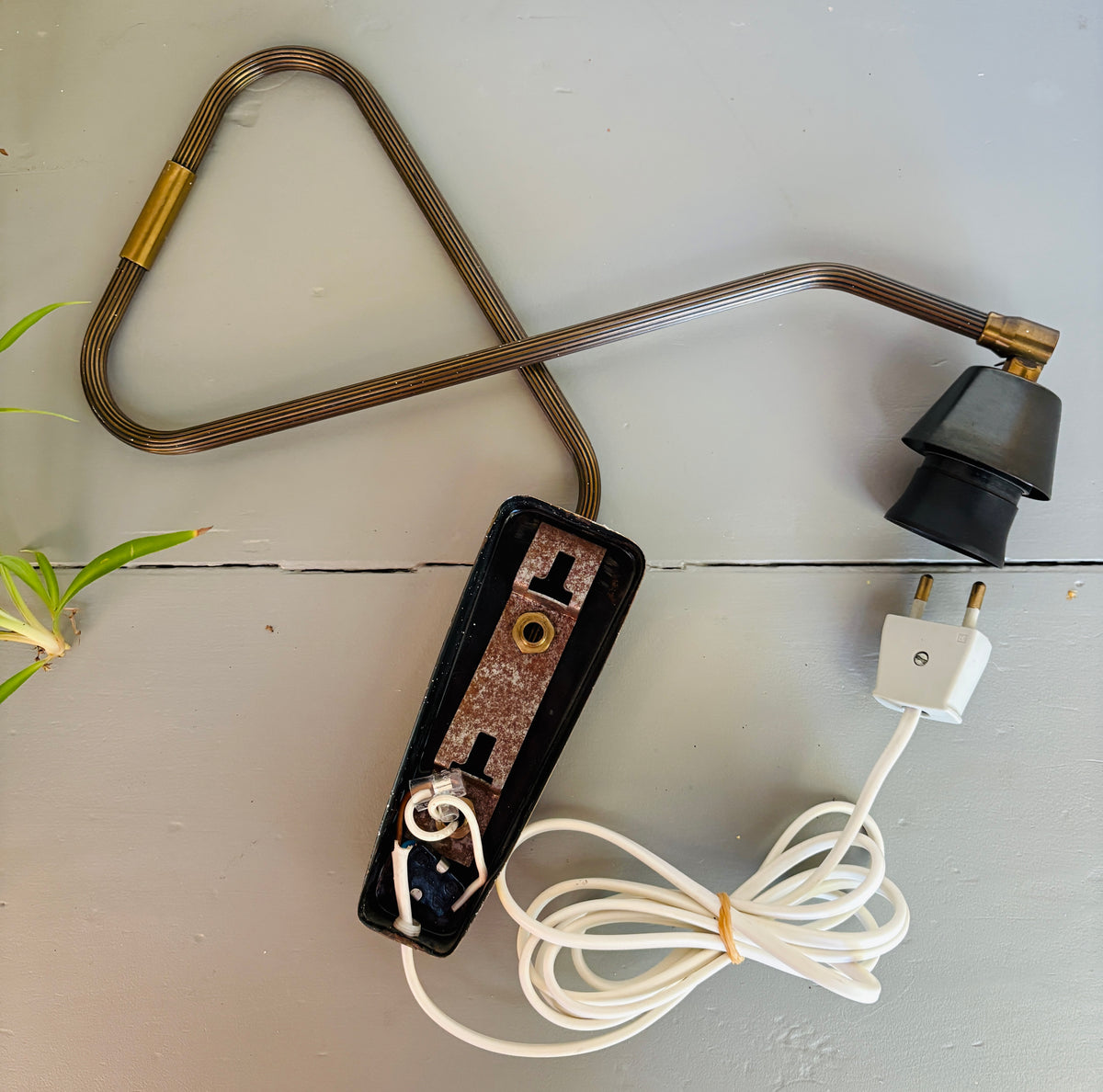Brass swing-arm lamp