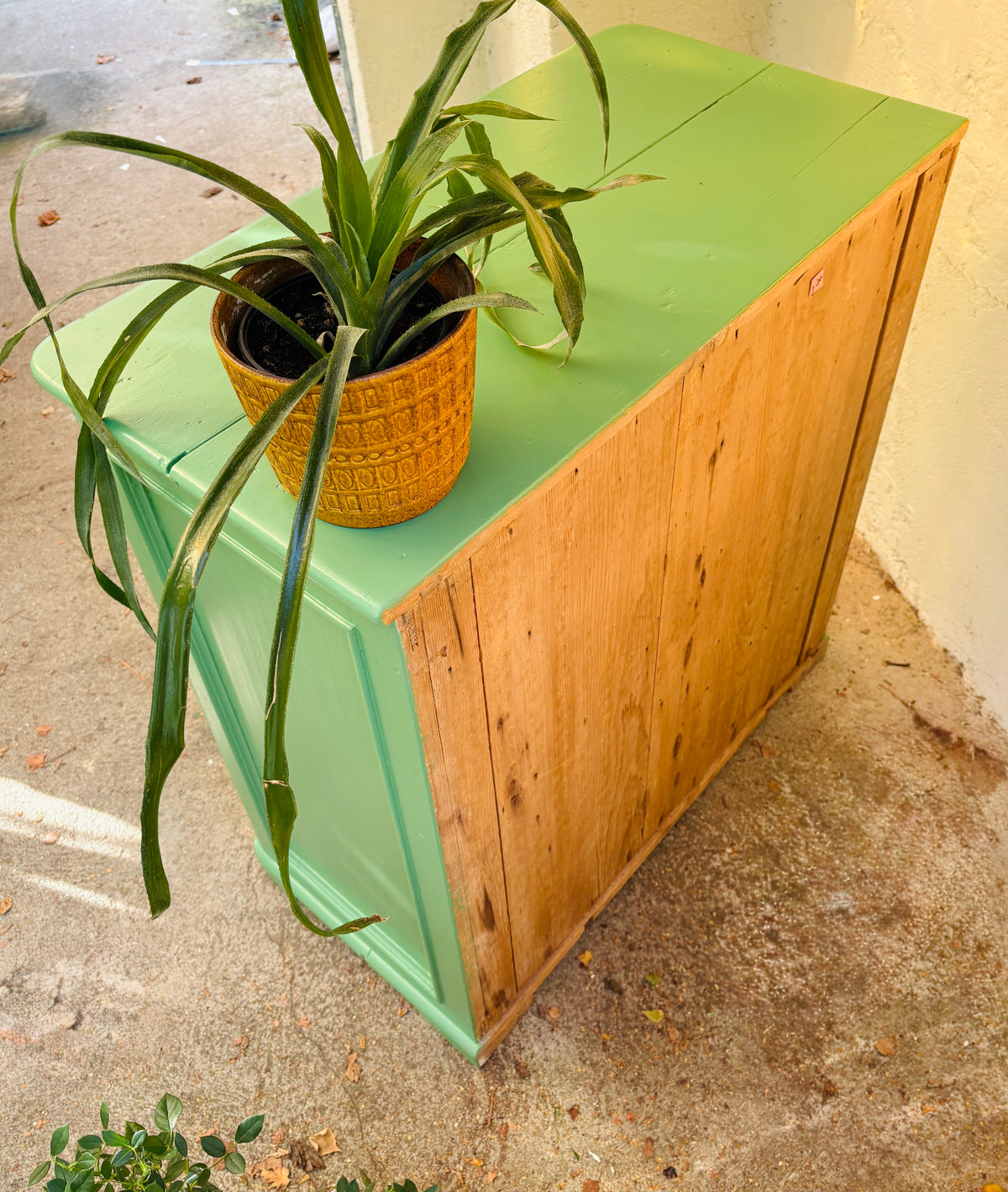 Vintage cabinet