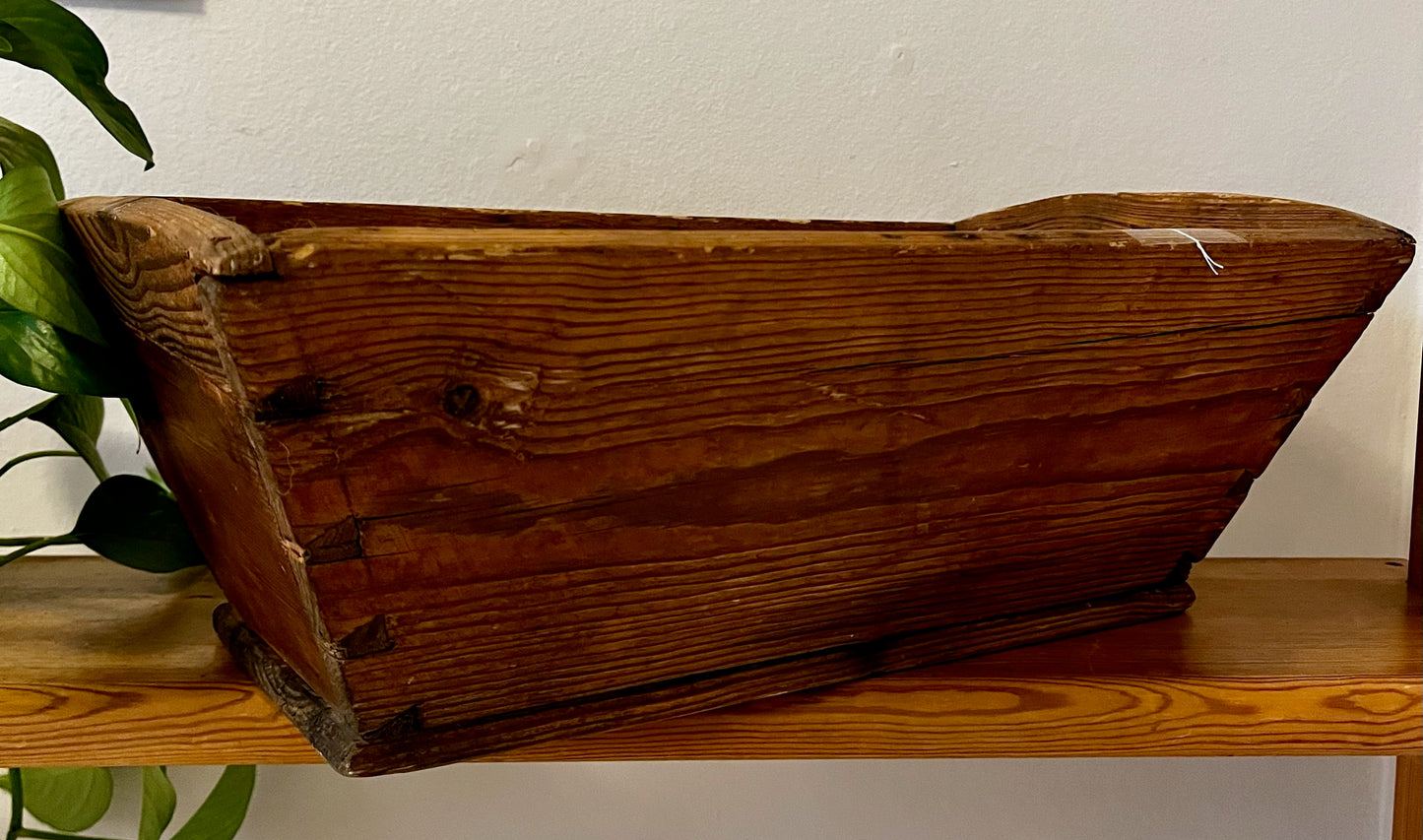 Tussegammelt trætrug