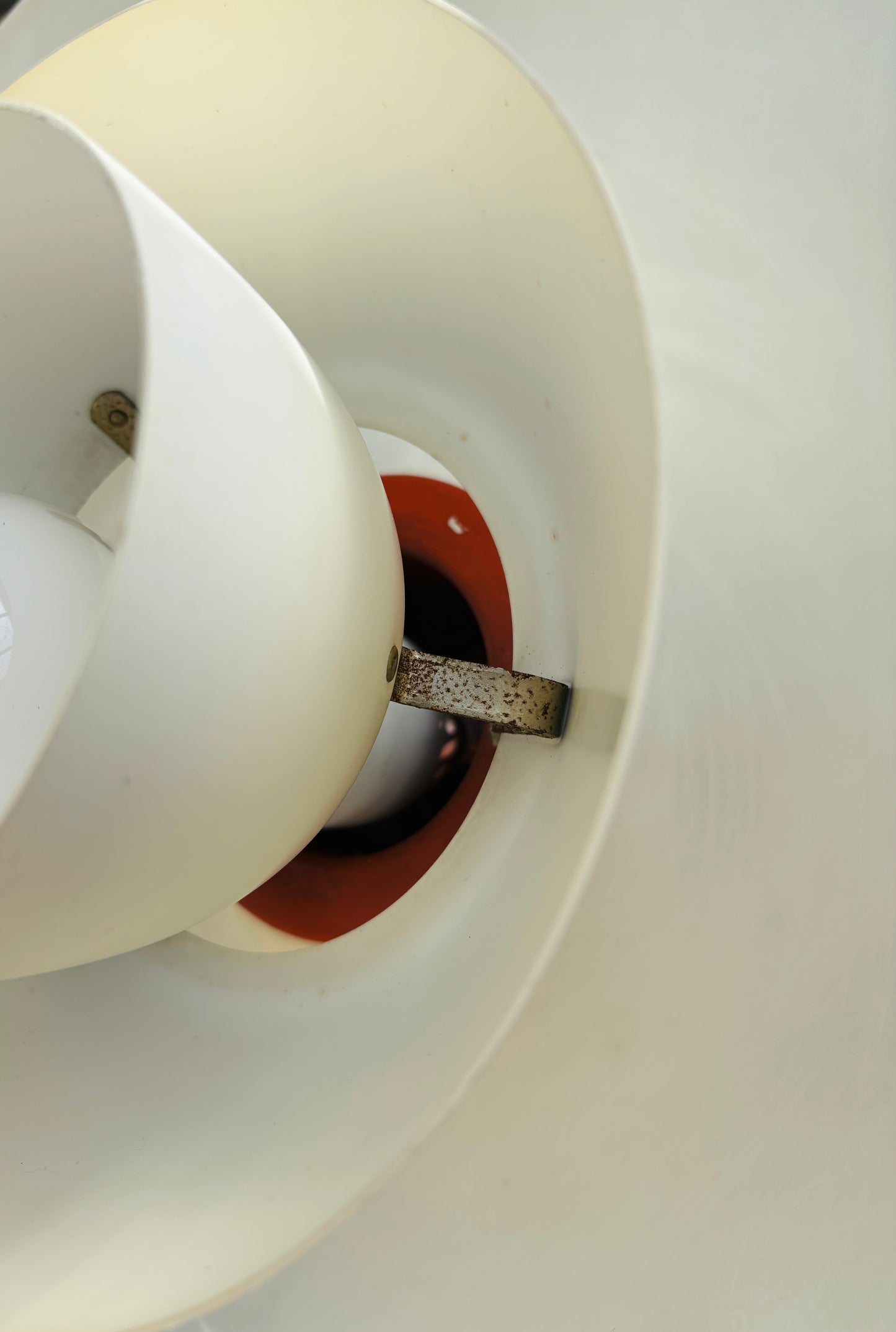 PH 4/3 – Hvid med orange detaljer & pink stofledning