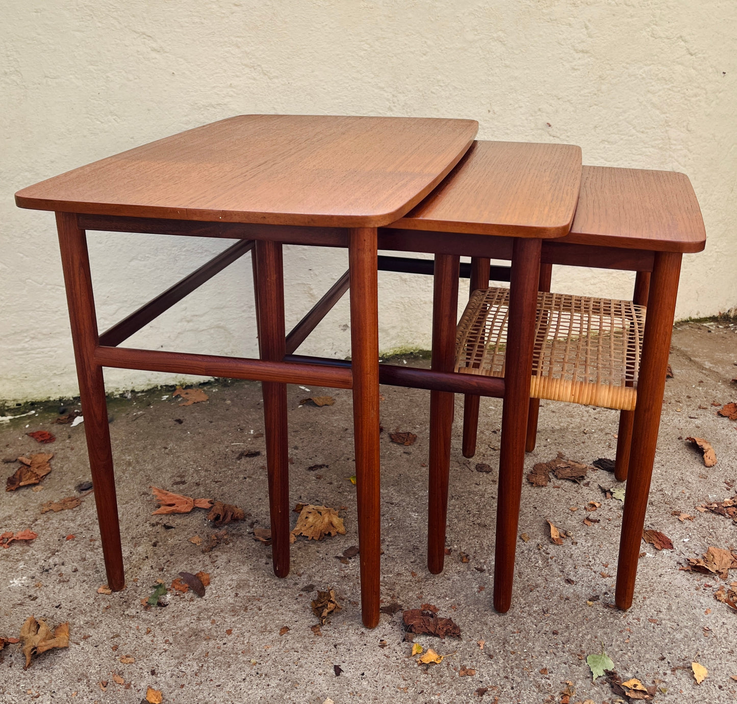 Sæt på tre indskudsborde i teak, dansk design fra 1960’erne
