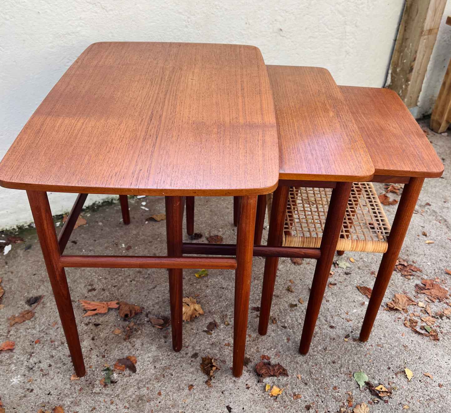 Sæt på tre indskudsborde i teak, dansk design fra 1960’erne