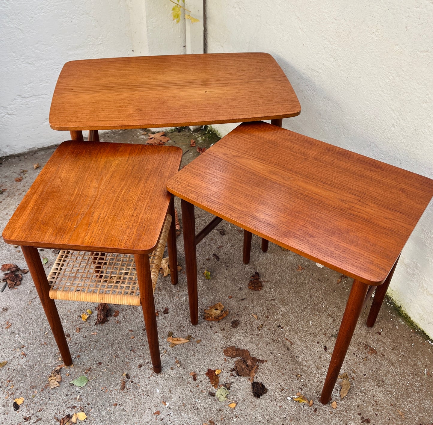 Sæt på tre indskudsborde i teak, dansk design fra 1960’erne