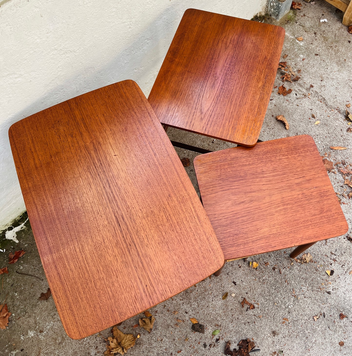 Sæt på tre indskudsborde i teak, dansk design fra 1960’erne