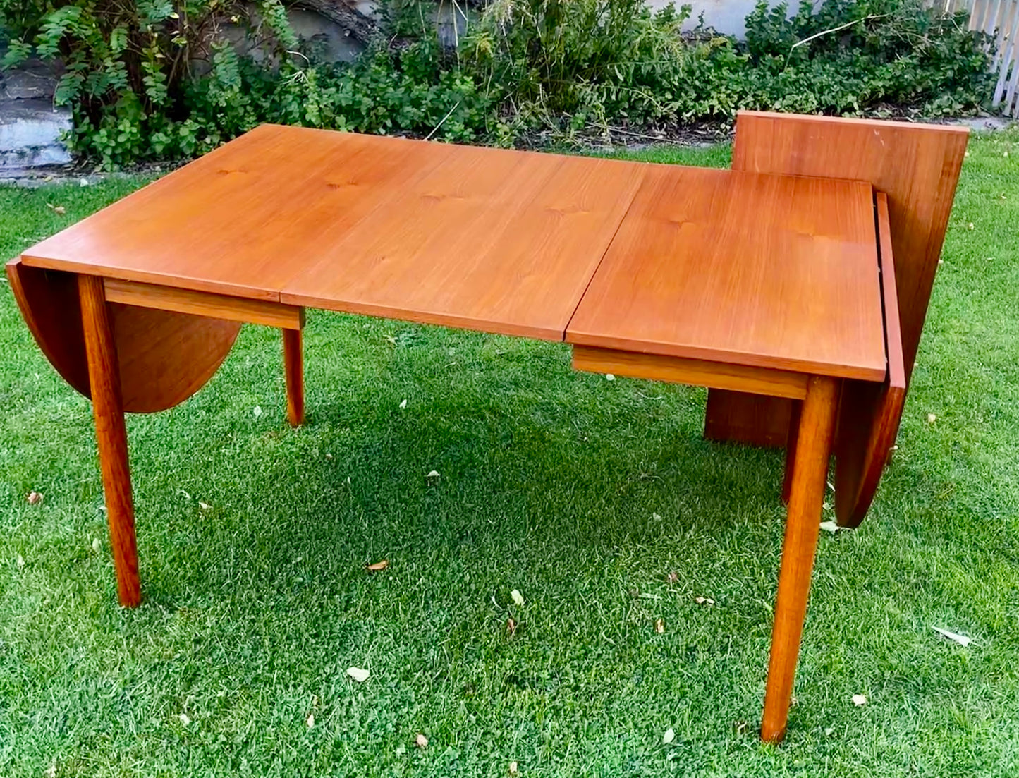 Spisebord i teak