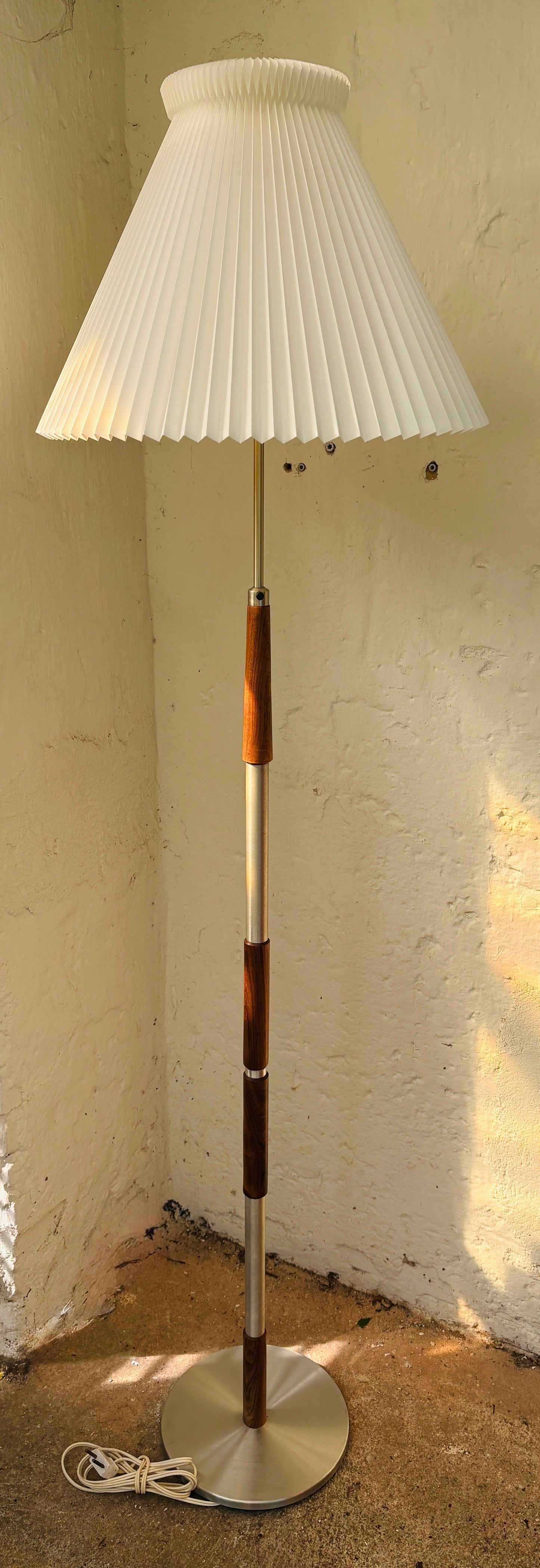 Vintagestanderlampe i alu og palisander