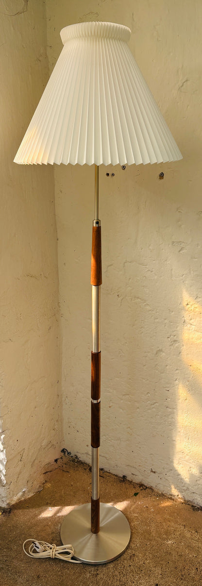 Vintagestanderlampe i alu og palisander