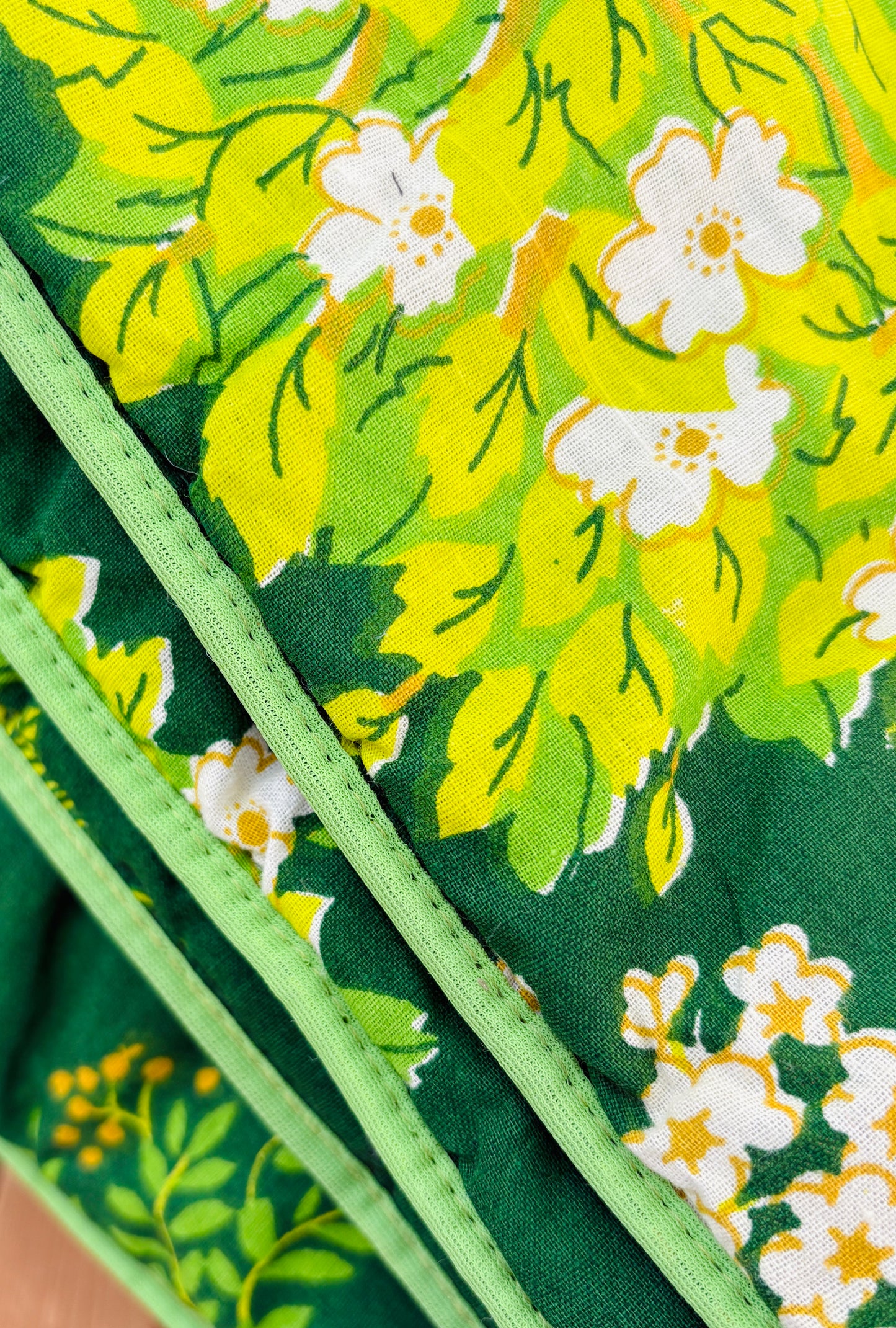 Retro-vattæppe med blomsterprint