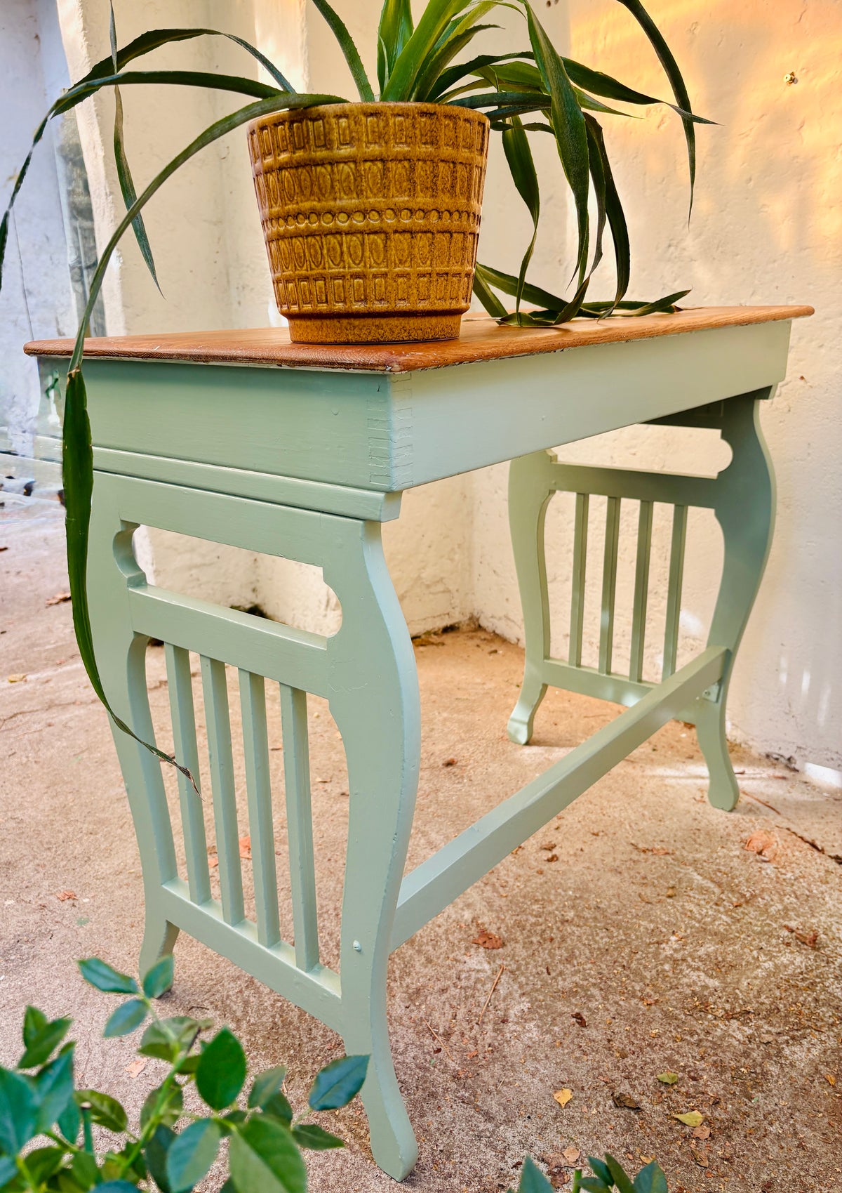 Table with two drawers