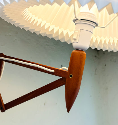 LYFA sakselampe i teak - stor model