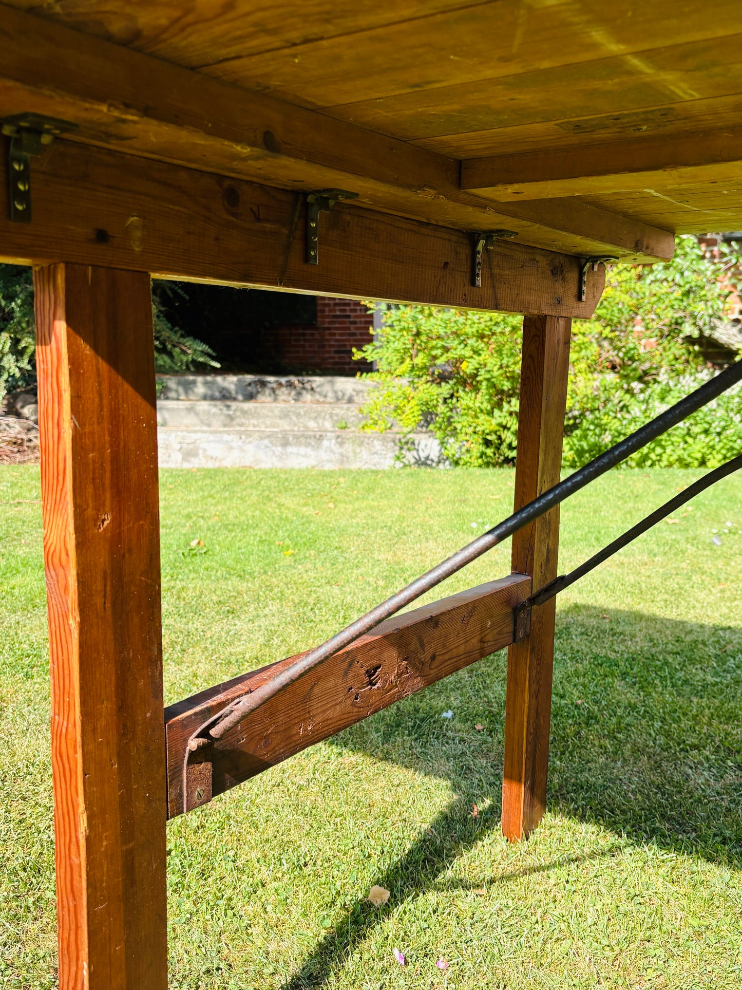 Gammelt forsamlingshus - bord