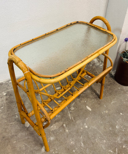 Bambus sidebord med magasinholder