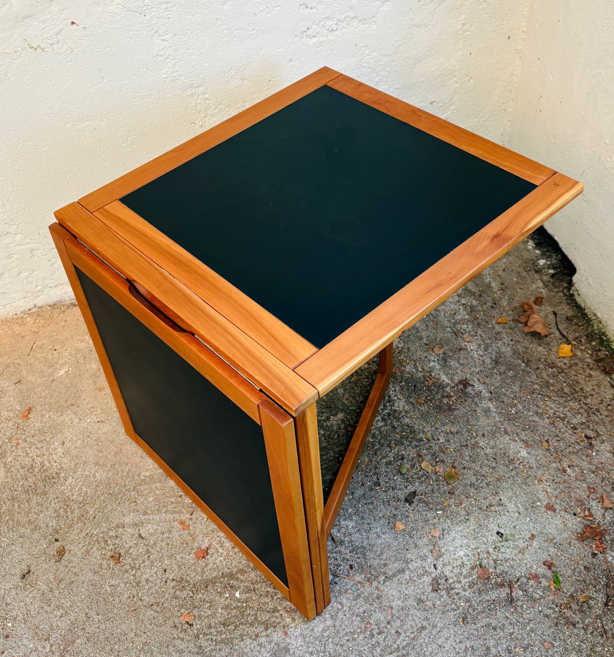 Sofa/side table