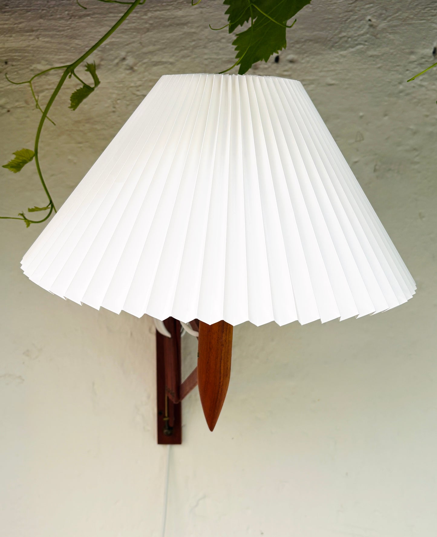 LYFA sakselampe i teak - stor model
