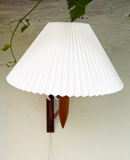 LYFA sakselampe i teak - stor model