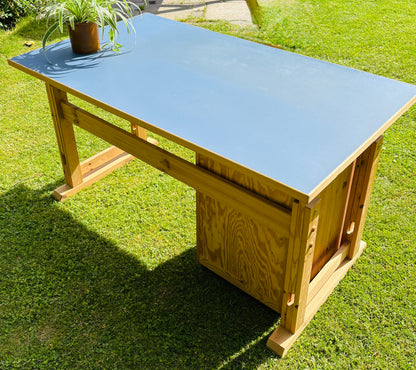 Tegnebord i fyrretræ