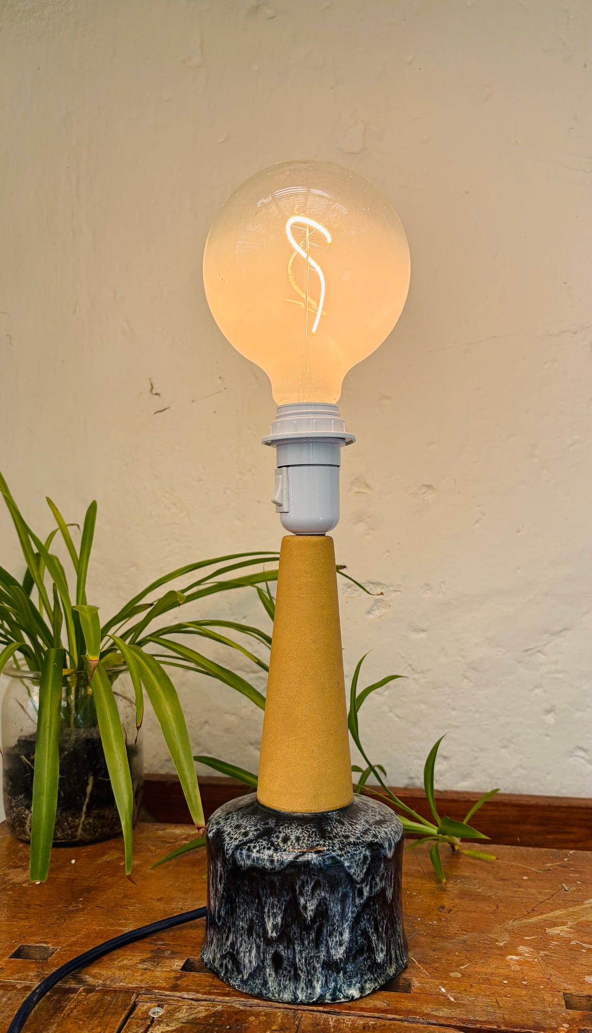 P. M. Keramik bordlampe i keramik