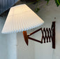 LYFA sakselampe i teak - stor model