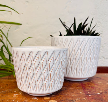 Løvemose Keramik flower pot covers in white stoneware