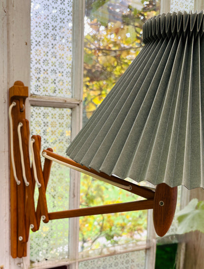 LE KLINT scissor lamp Model 332/34 in oak – WITHOUT shade