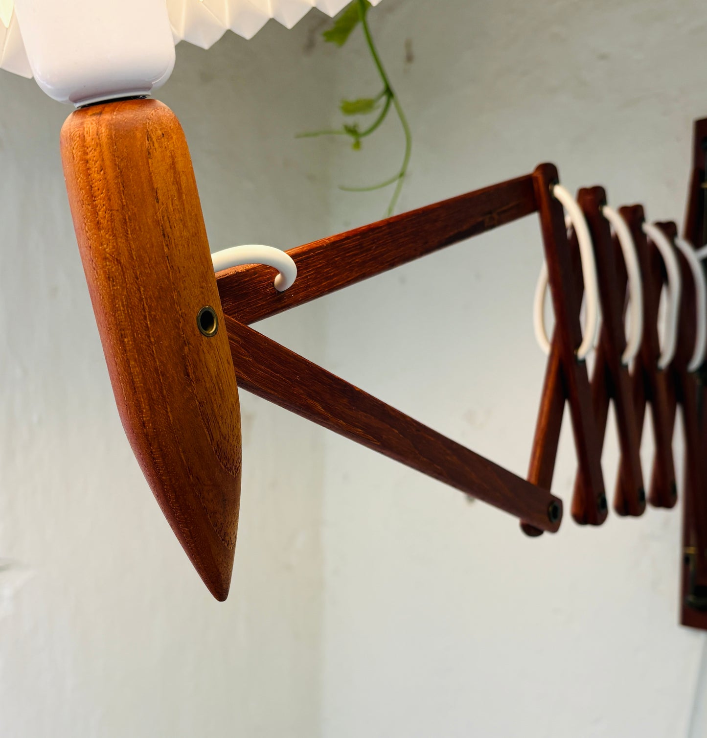LYFA sakselampe i teak - stor model