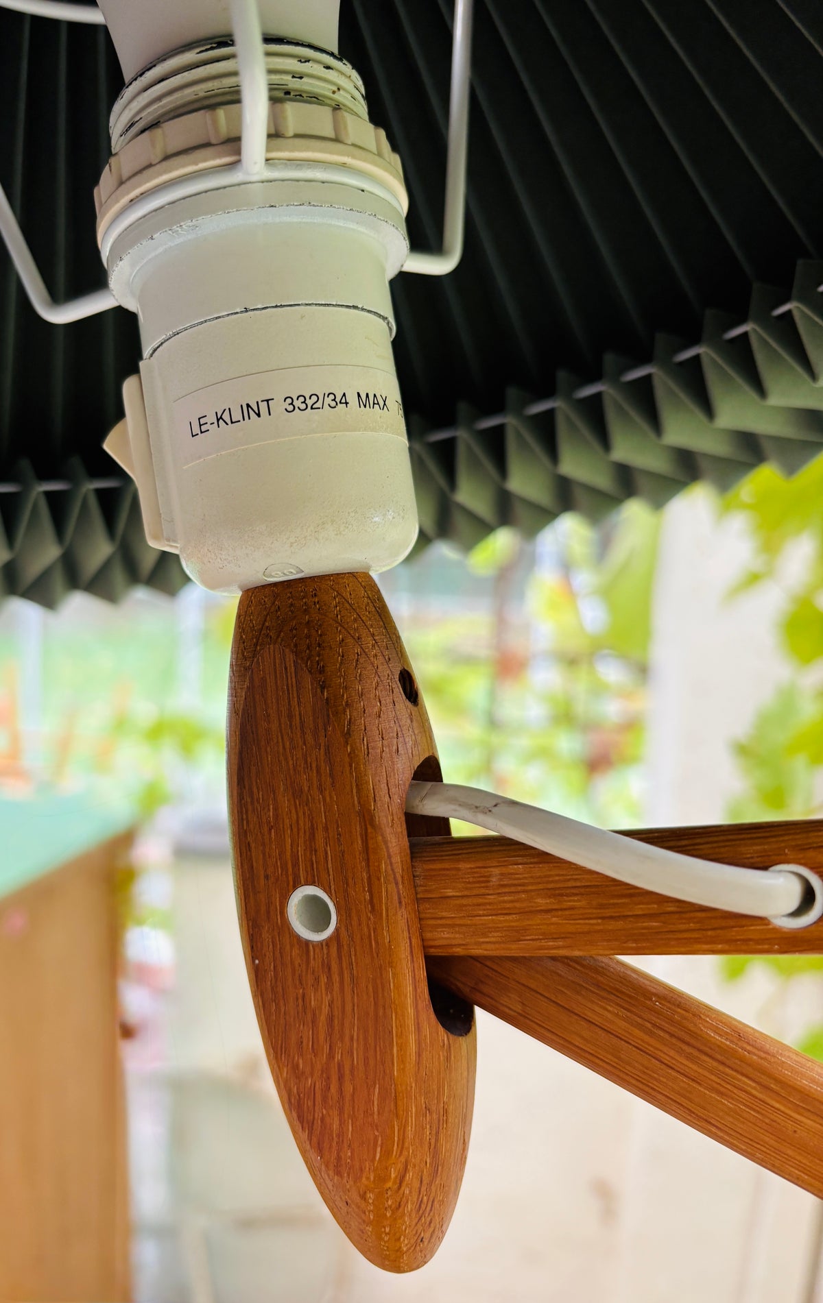 LE KLINT scissor lamp Model 332/34 in oak – WITHOUT shade