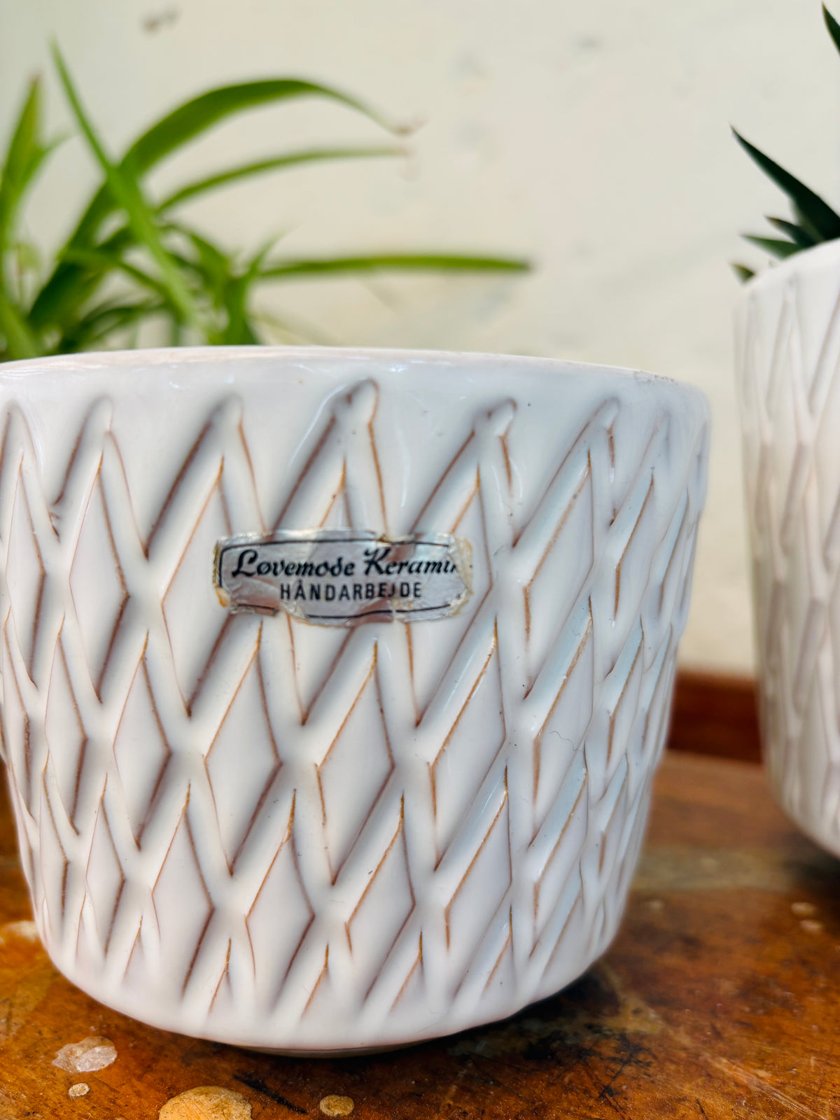 Løvemose Keramik flower pot covers in white stoneware