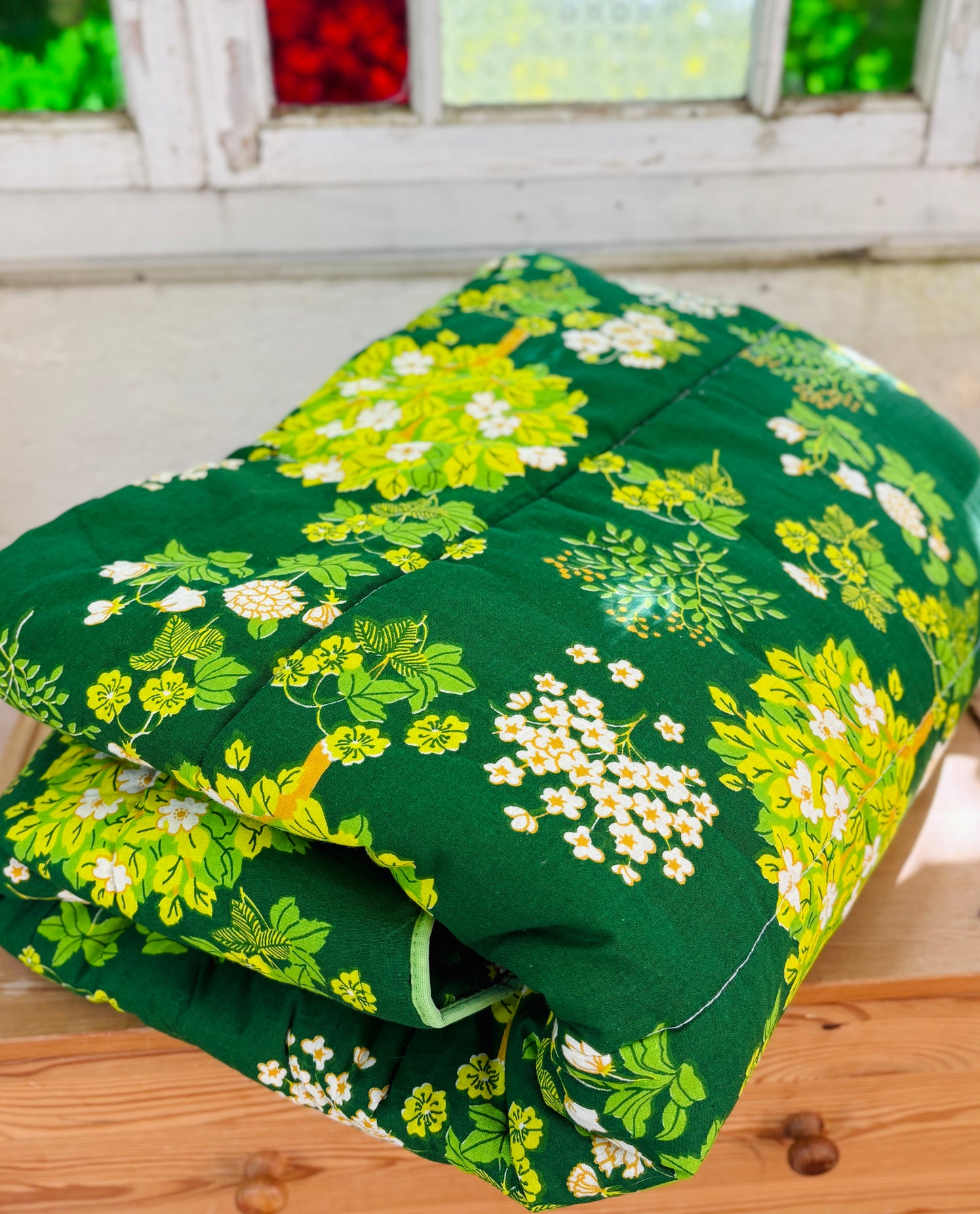 Retro-vattæppe med blomsterprint