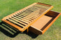 Daybed i eg med teak-detaljer