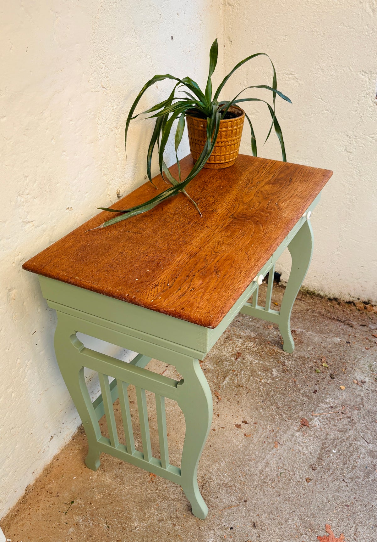 Table with two drawers