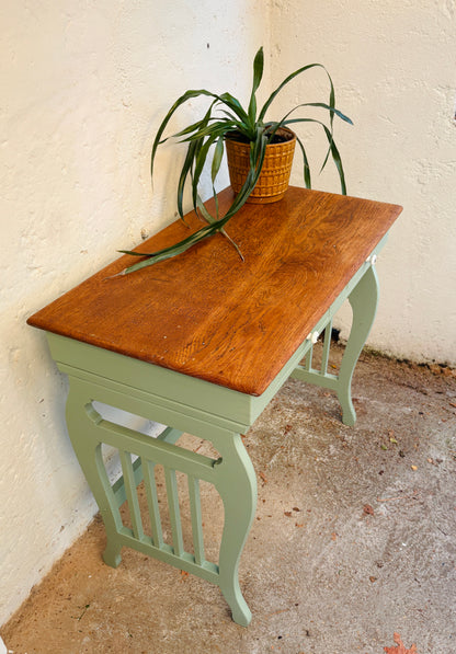 Table with two drawers