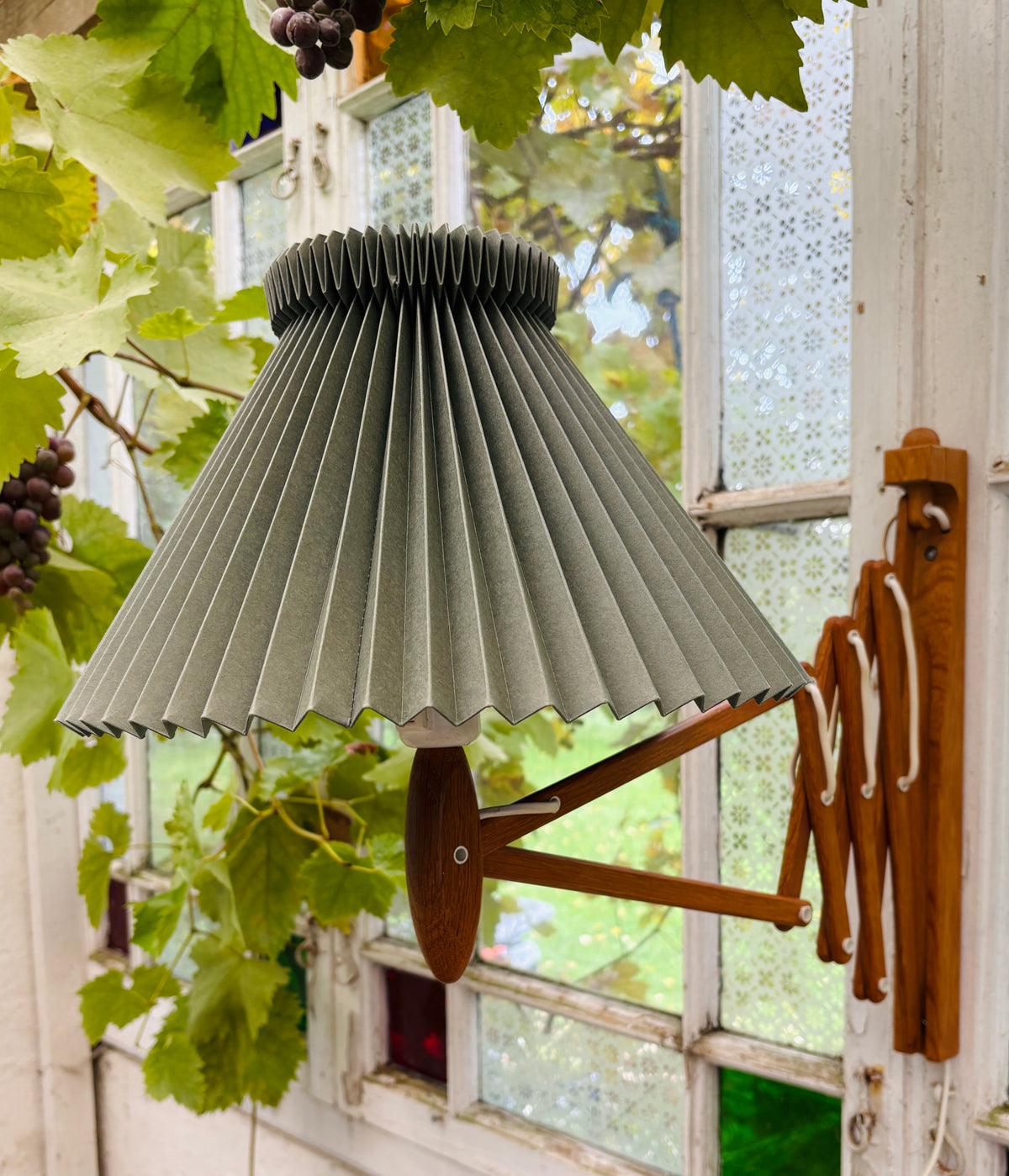 LE KLINT scissor lamp Model 332/34 in oak – WITHOUT shade