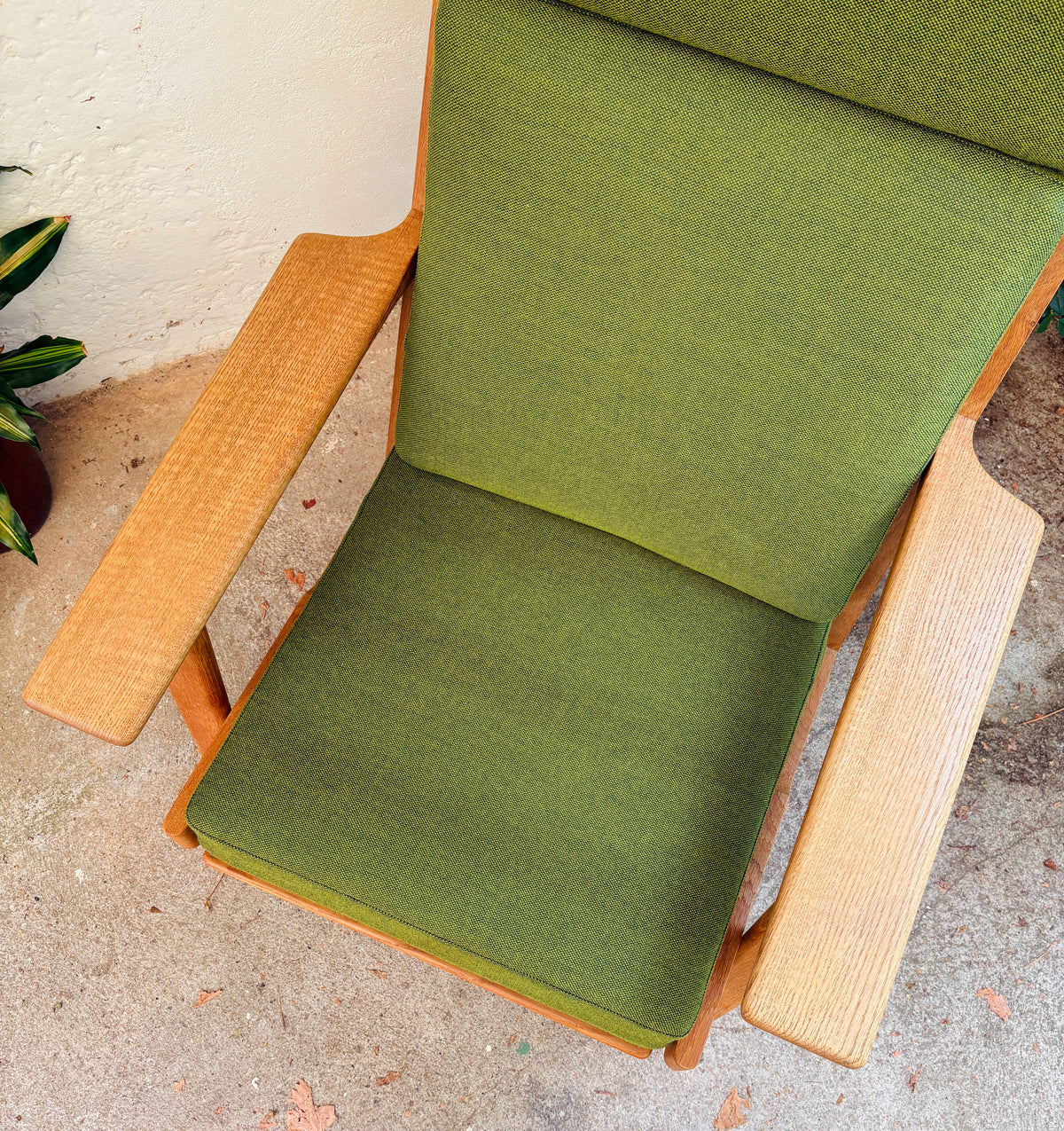 Hans J. Wegner GE 290A lænestol i eg