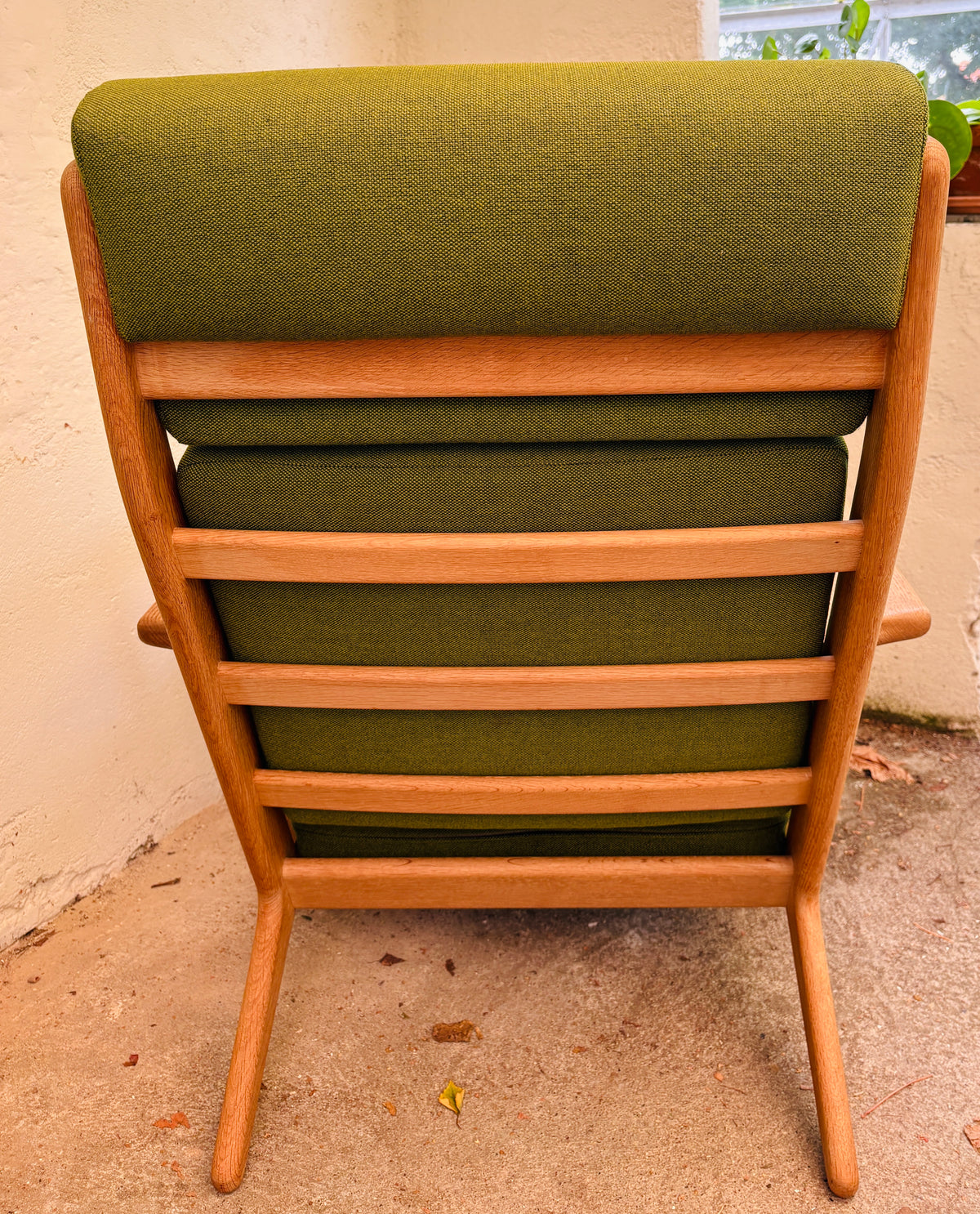 Hans J. Wegner GE 290A lænestol i eg