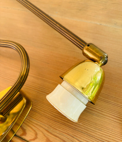 Svingarmslampe i messing