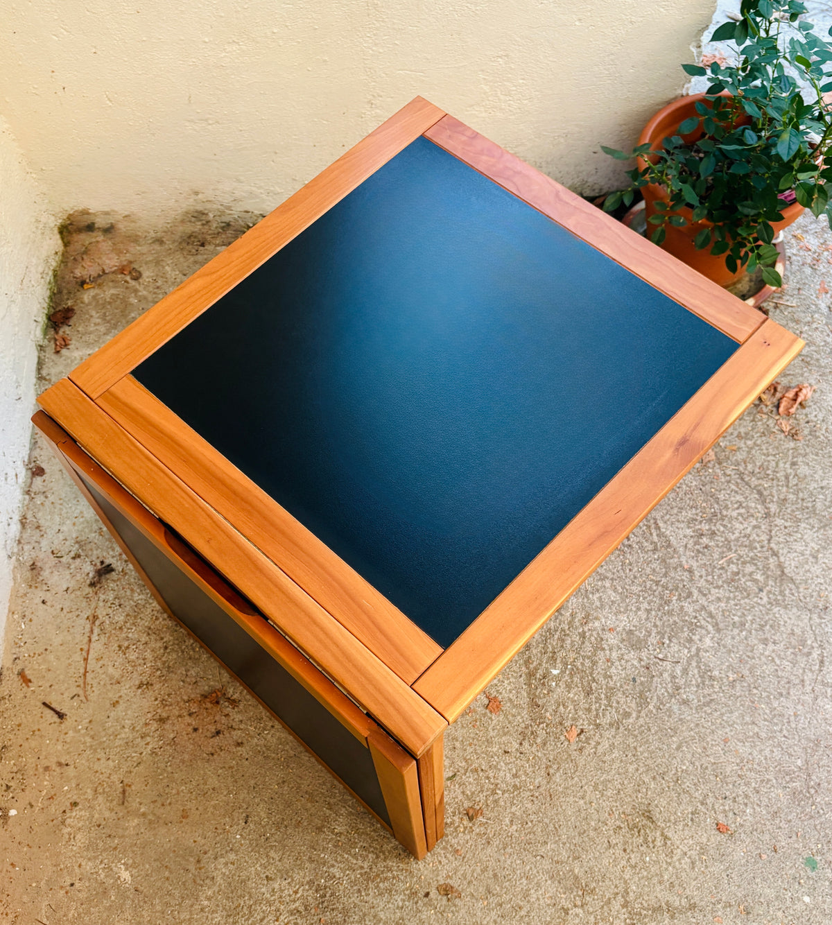 Sofa/side table