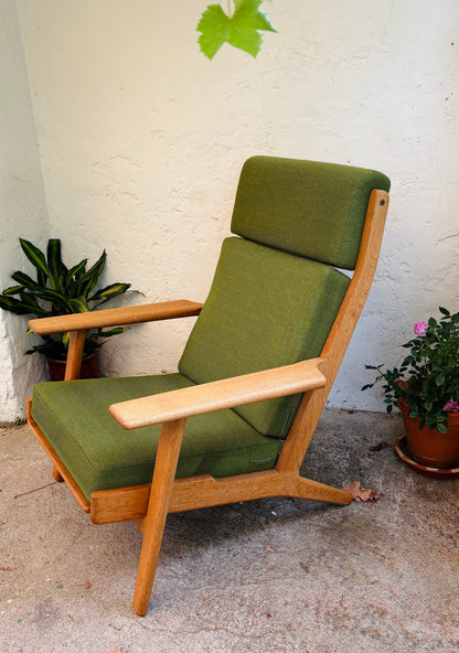 Hans J. Wegner GE 290A lænestol i eg