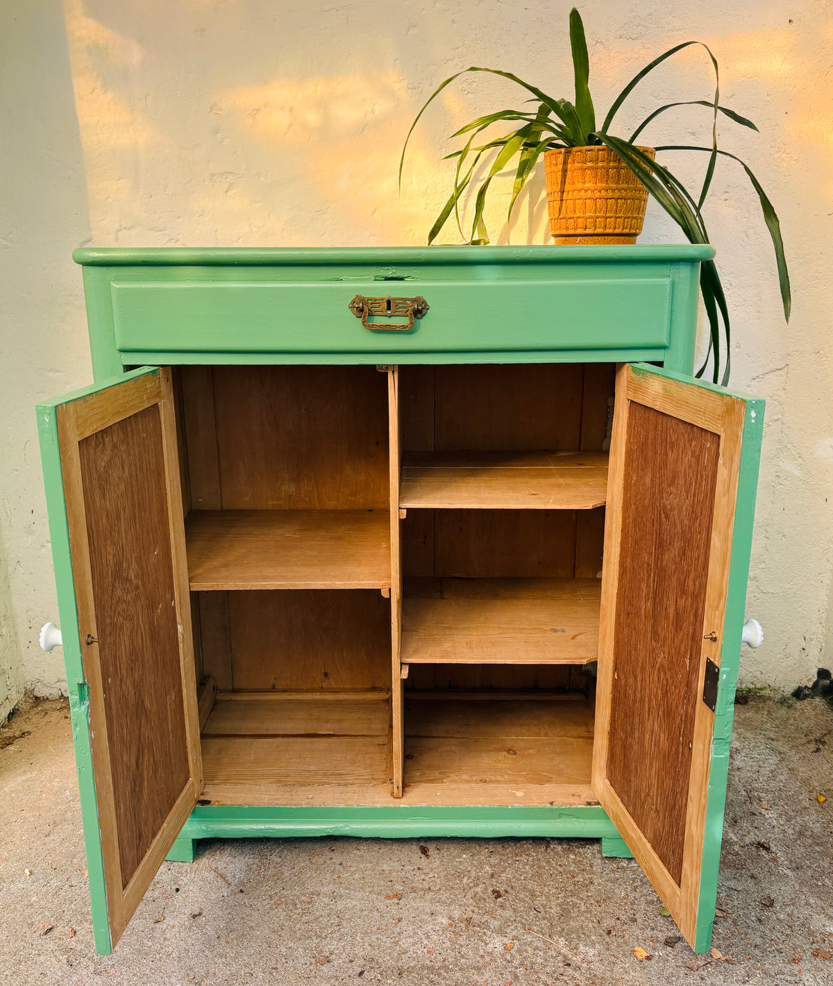 Vintage cabinet