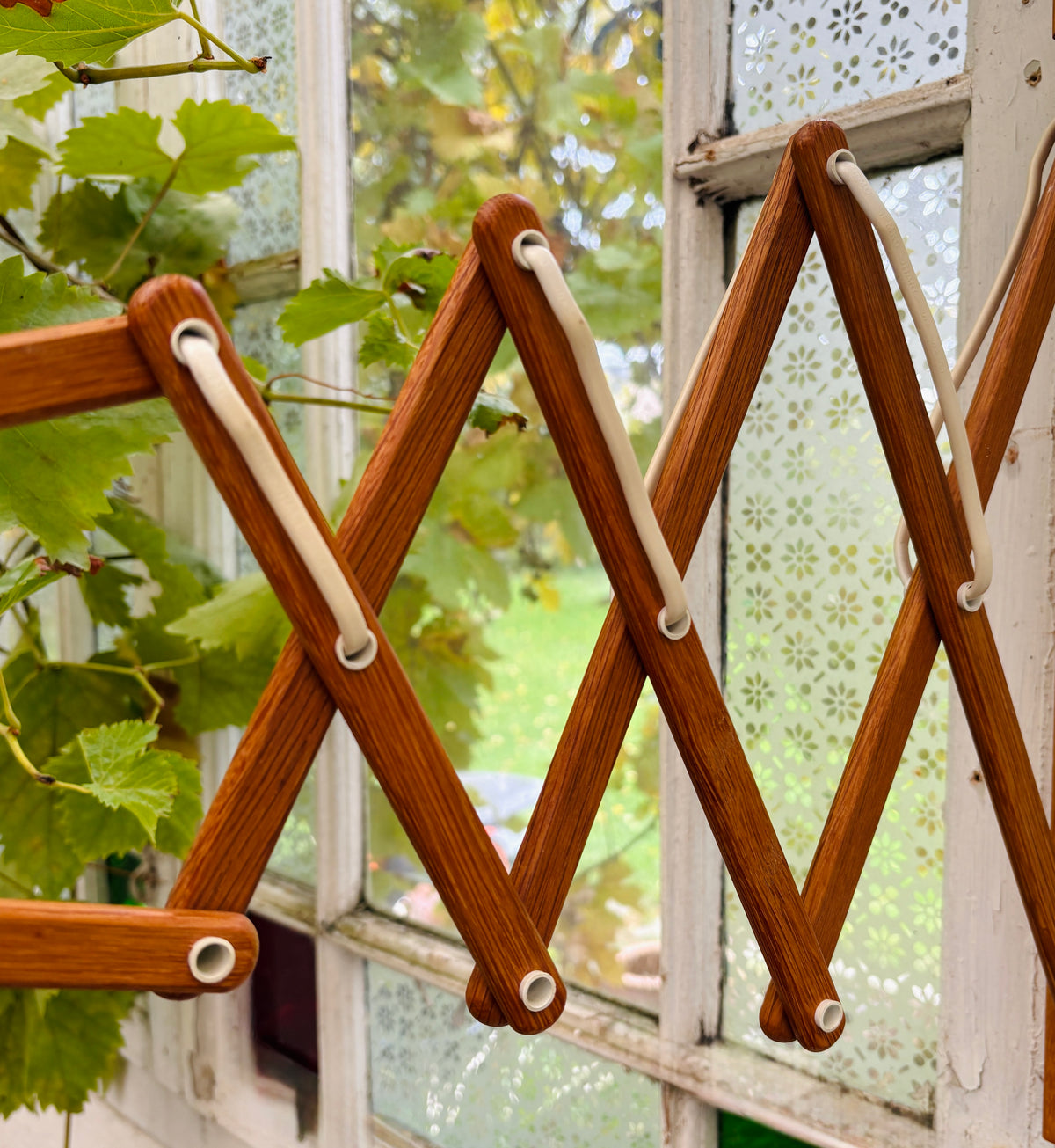 LE KLINT scissor lamp Model 332/34 in oak – WITHOUT shade