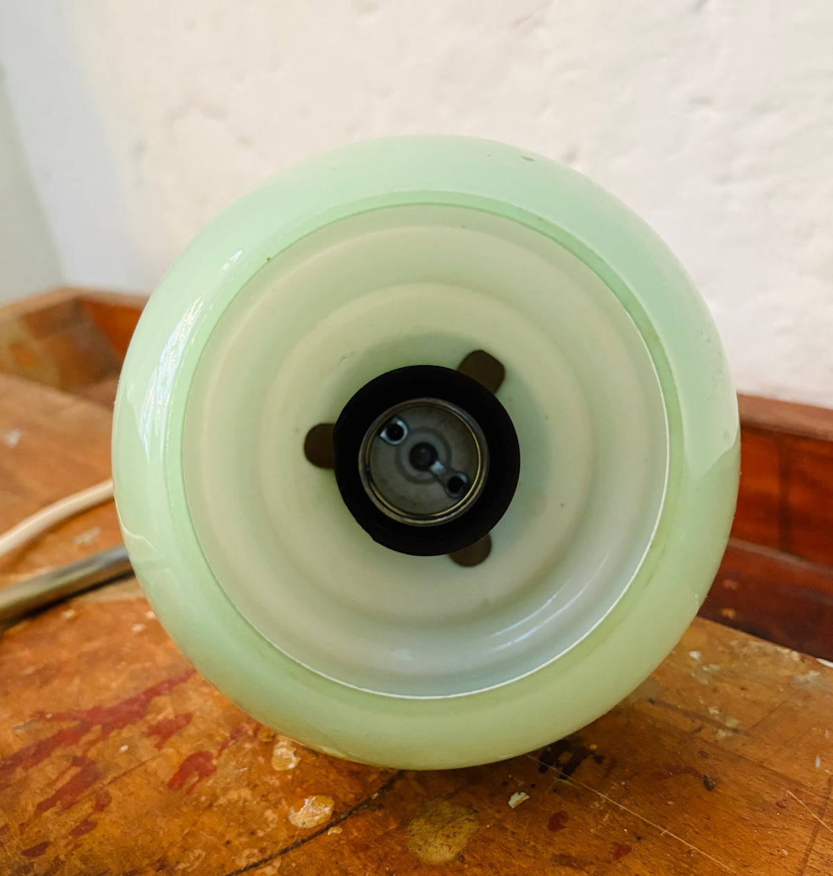 Art Deco lampe med mintgrøn glaskuppel