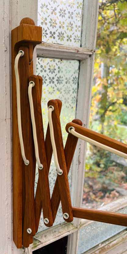 LE KLINT scissor lamp Model 332/34 in oak – WITHOUT shade