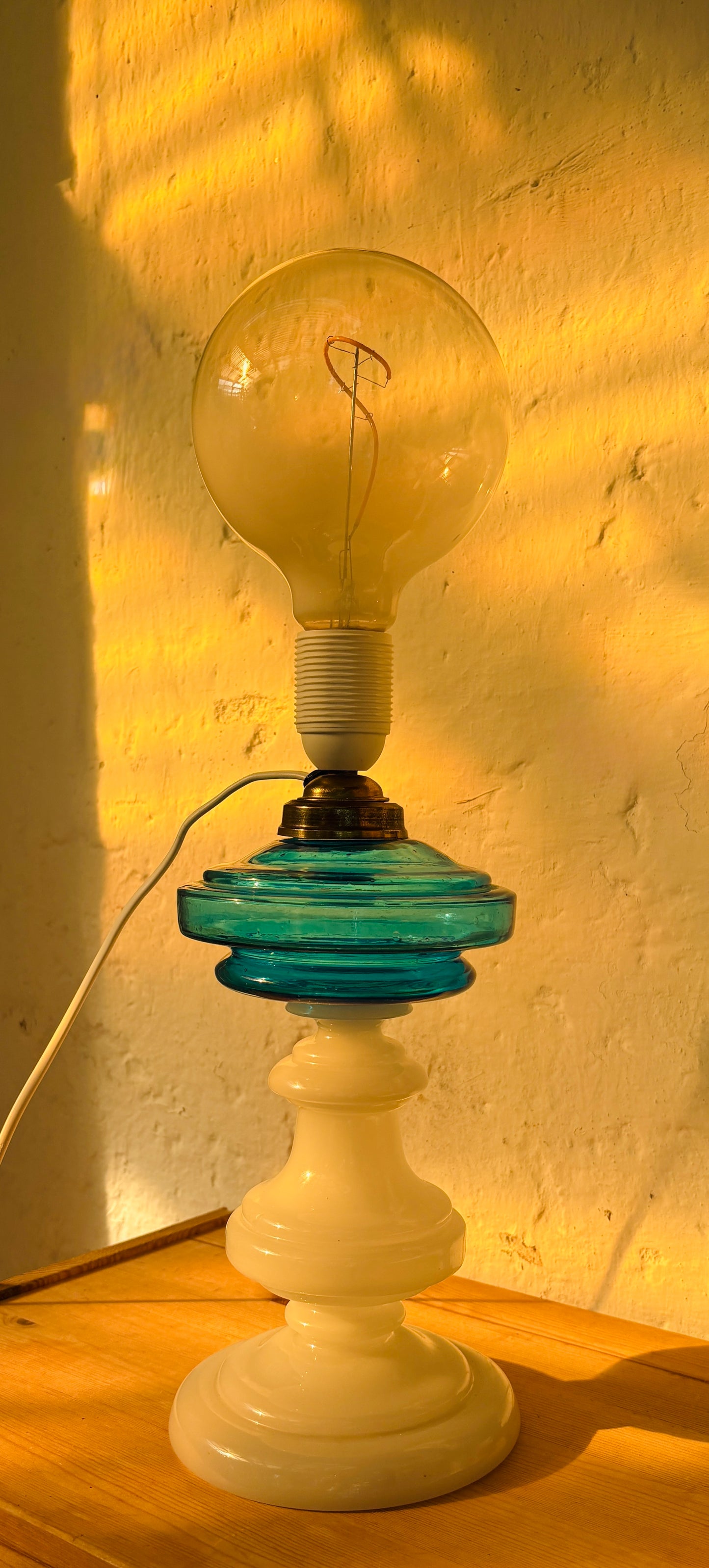 Bordlampe i opalineglas