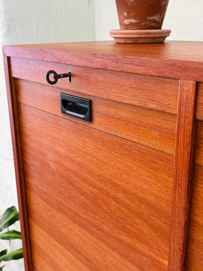 Dobbelt jalousiskab i teak