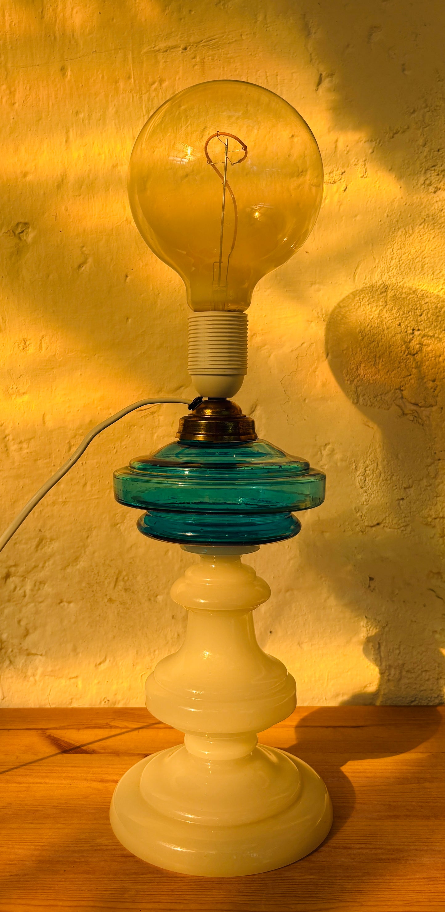 Bordlampe i opalineglas