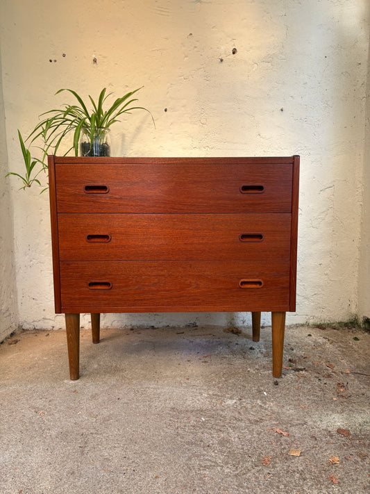 Teak chest of drawers with 3 drawers