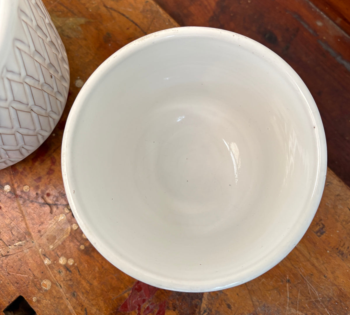 Løvemose Keramik flower pot covers in white stoneware