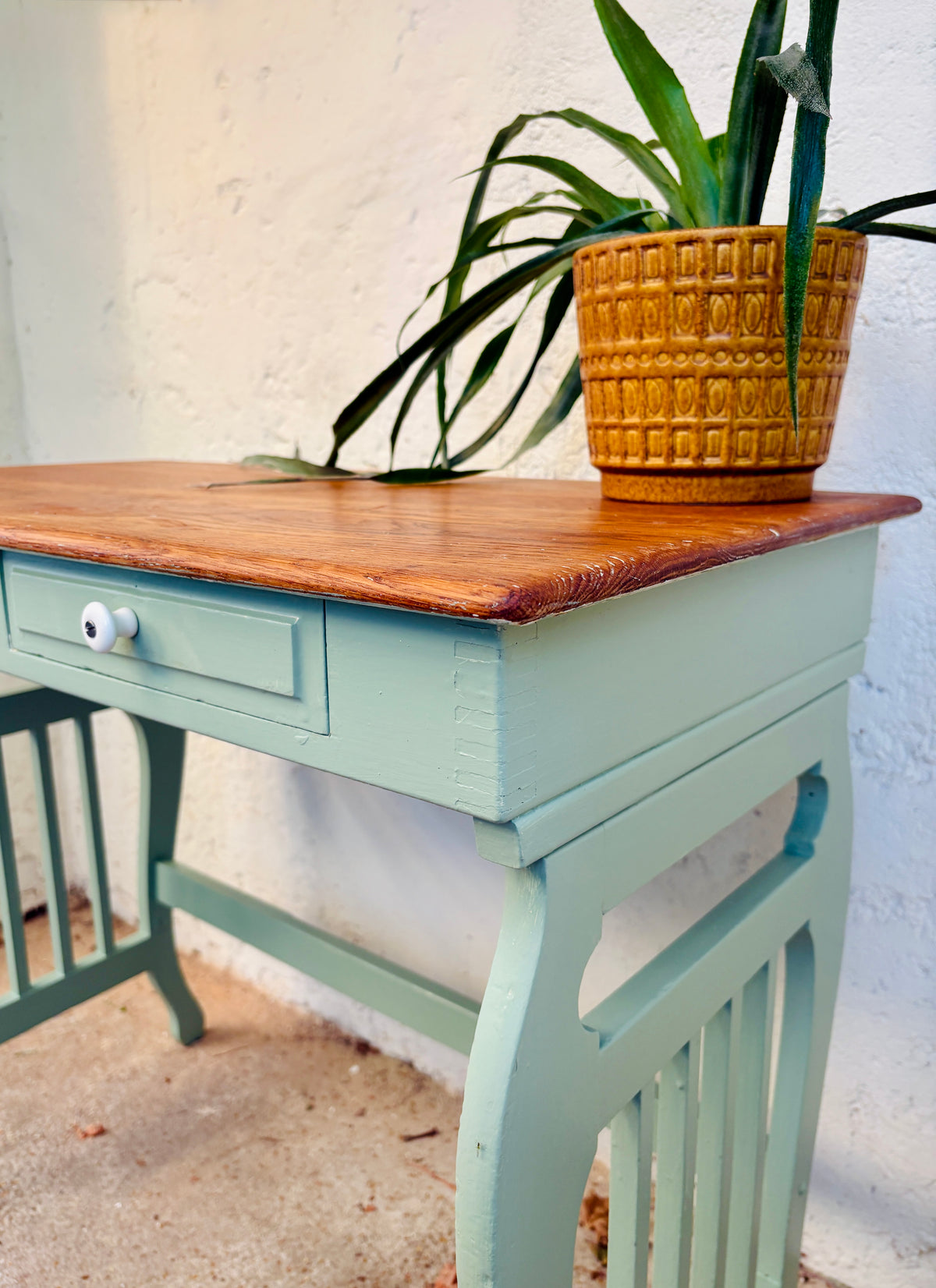 Table with two drawers