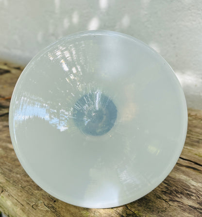 Gammel “skolelampe” i opalglas