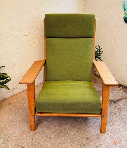 Hans J. Wegner GE 290A lænestol i eg